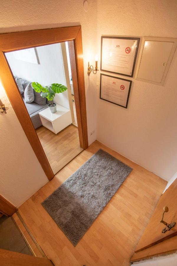 Traditional Old Town Apartment Hall in Tirol Esterno foto