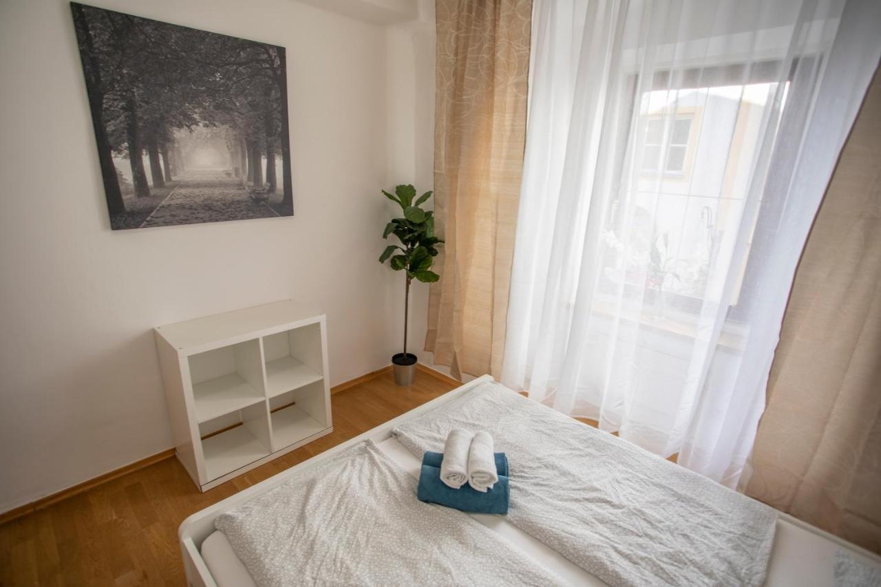 Traditional Old Town Apartment Hall in Tirol Esterno foto
