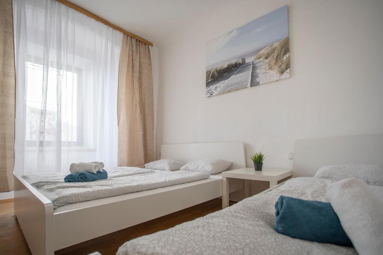 Traditional Old Town Apartment Hall in Tirol Esterno foto