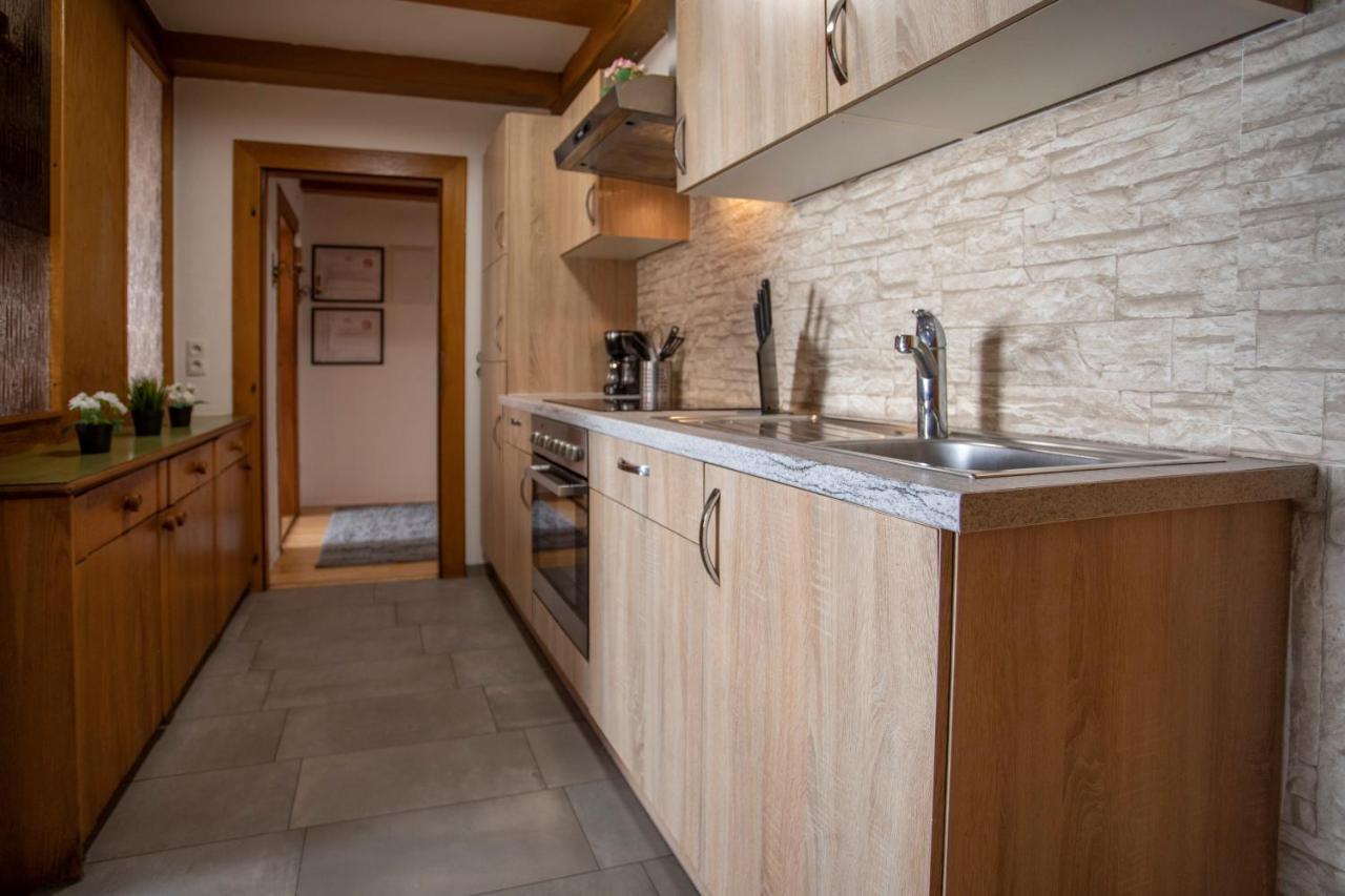 Traditional Old Town Apartment Hall in Tirol Esterno foto